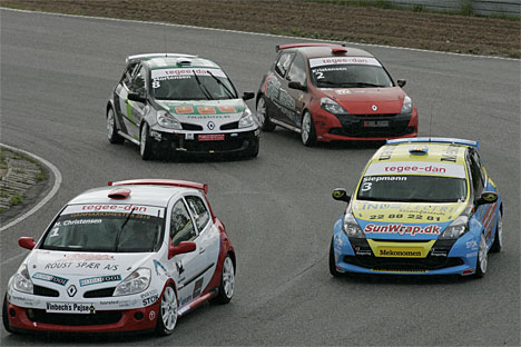 En pludselig byge gav udfordringer for kørerne. Her er det Michael Christensen (1), Christian Siepmann (3), Martin Mortensen (8) og Jacob Kristensen (2), der kæmper